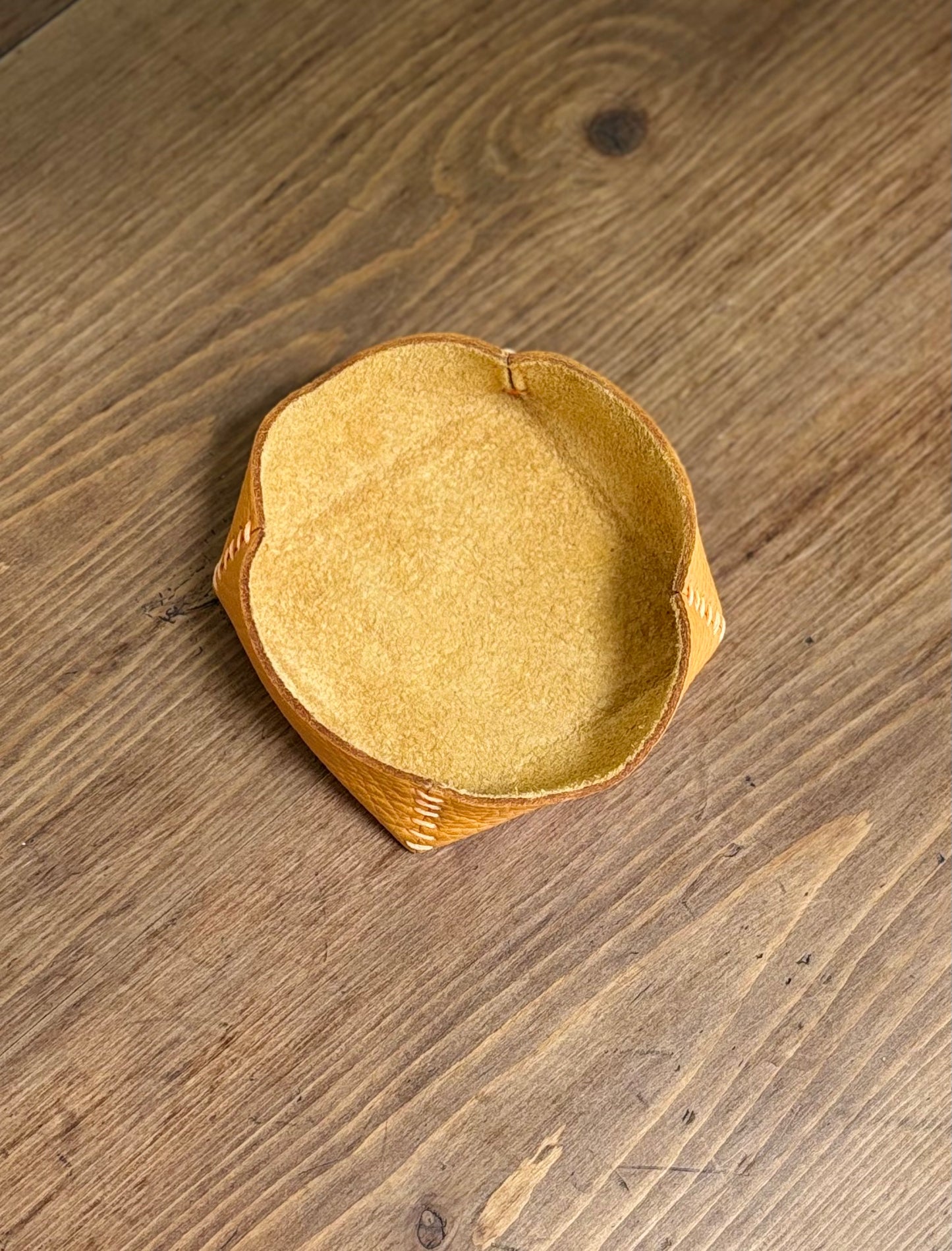 Jane - Soft Grainy Orange bowl