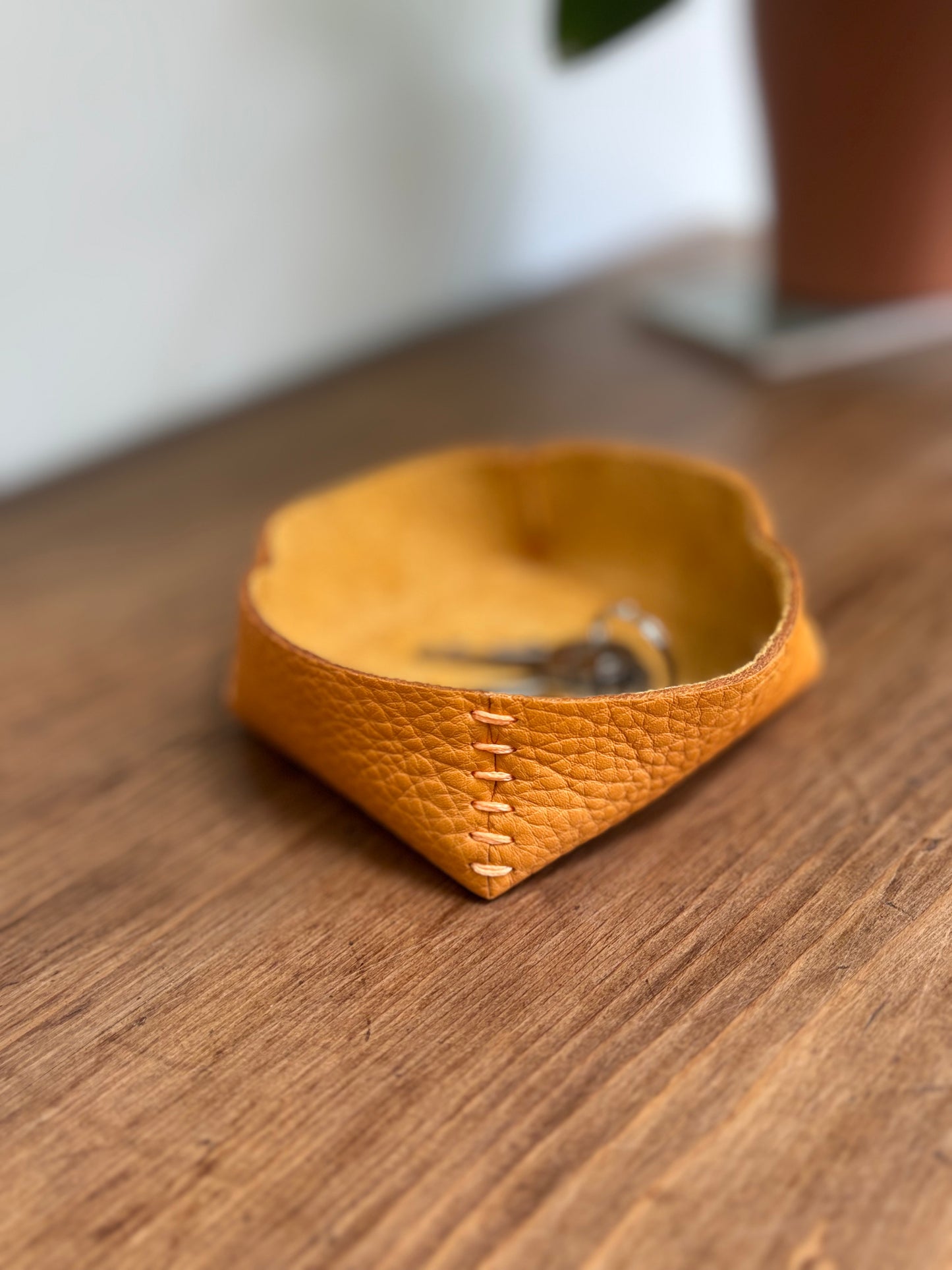 Jane - Soft Grainy Orange bowl