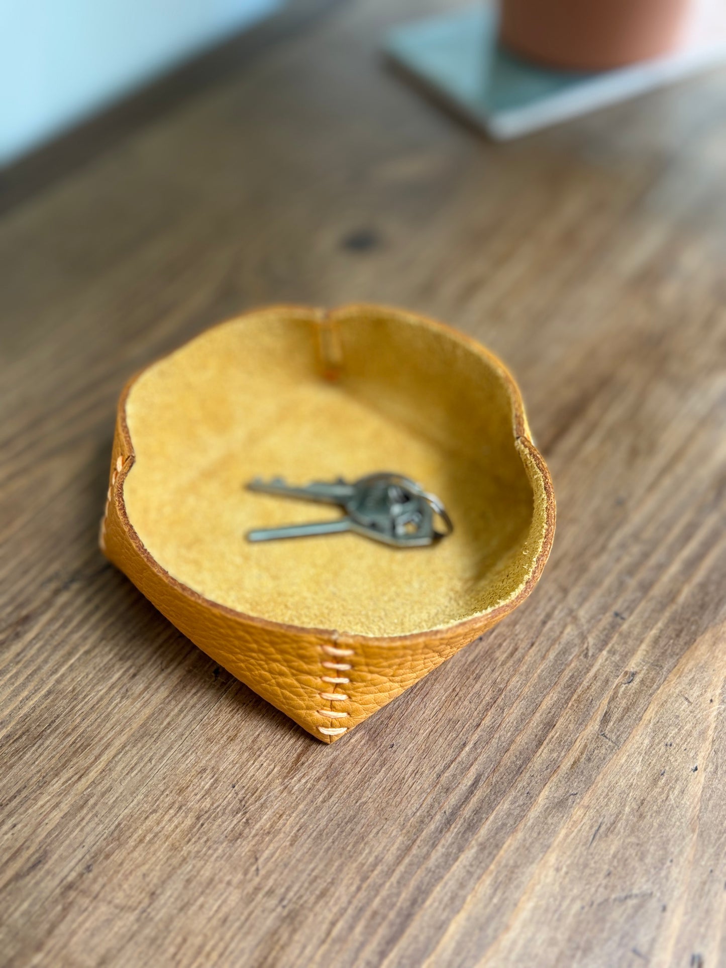 Jane - Soft Grainy Orange bowl