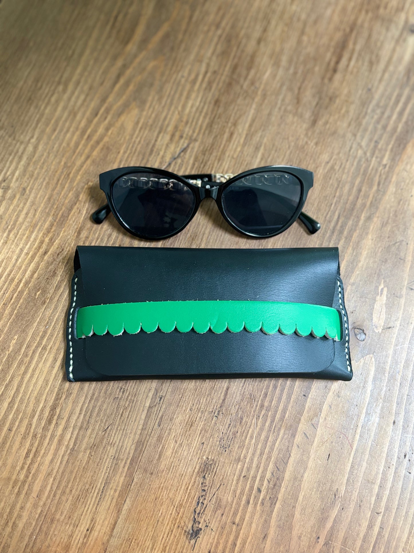 Charlie - Black Glasses Case