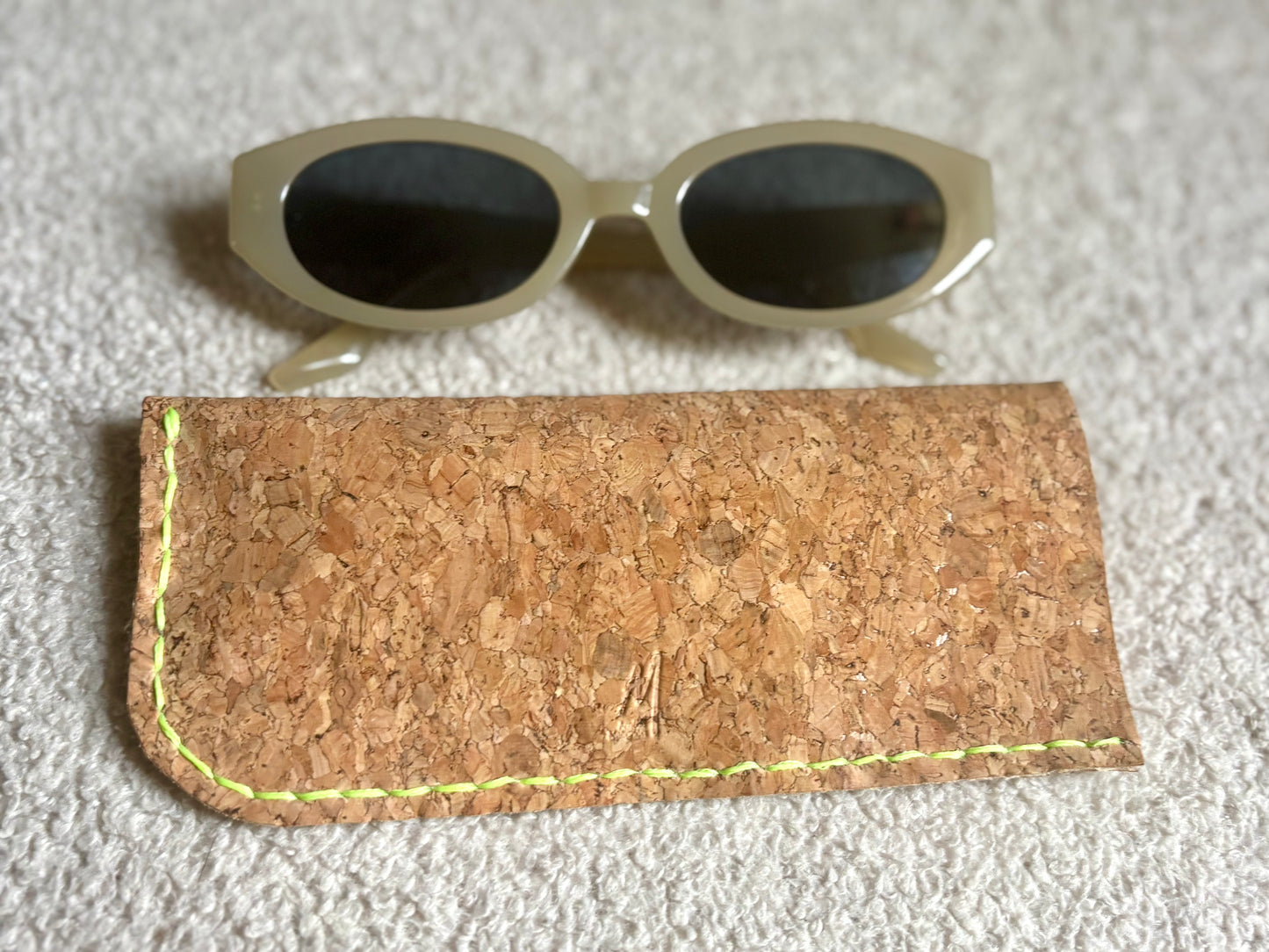 Cassy - Cork Glasses Case